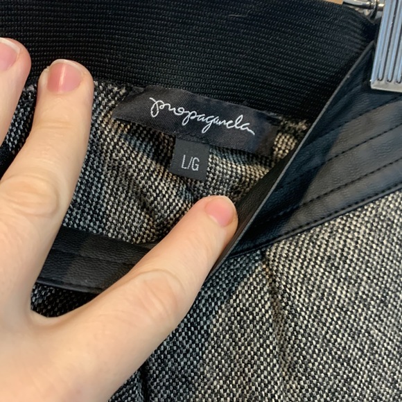 Stylish skirt with elastic/pleather waist - Picture 6 of 6